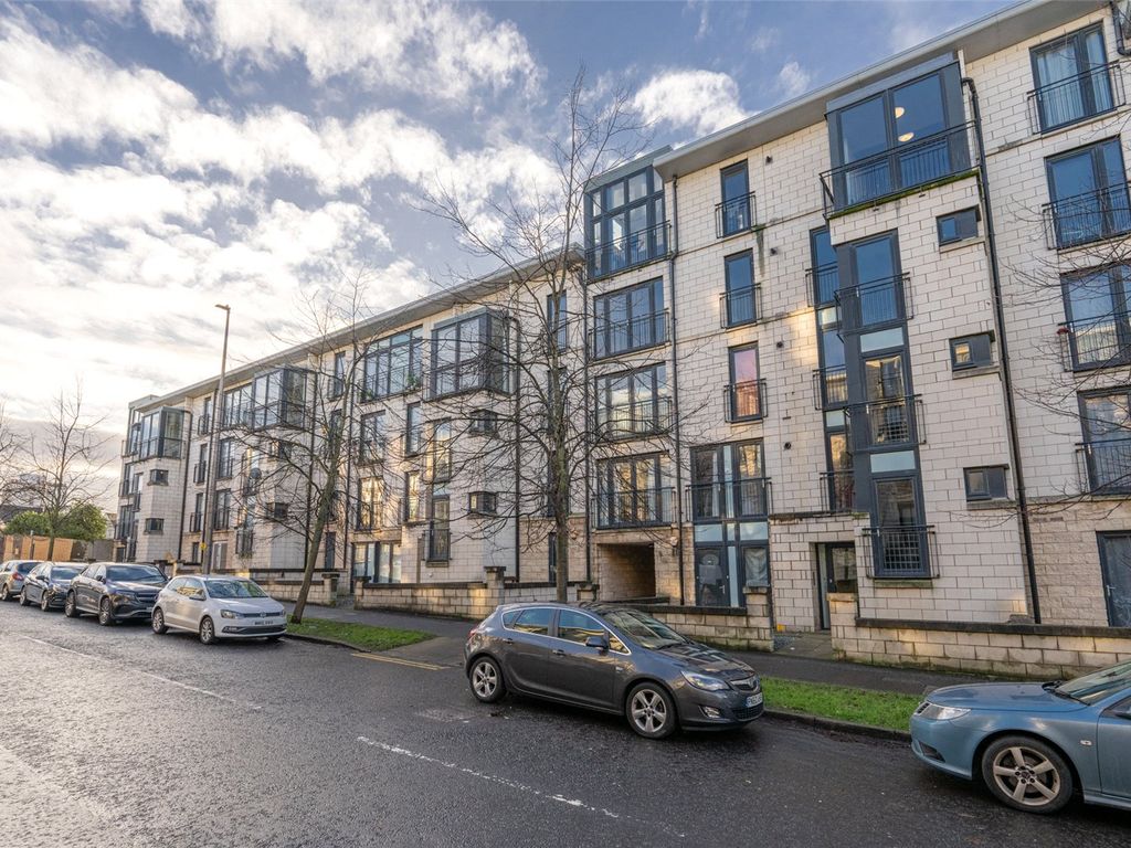 2 bed flat for sale in Flat 7, Waterfront Gait, Edinburgh EH5, £160,000