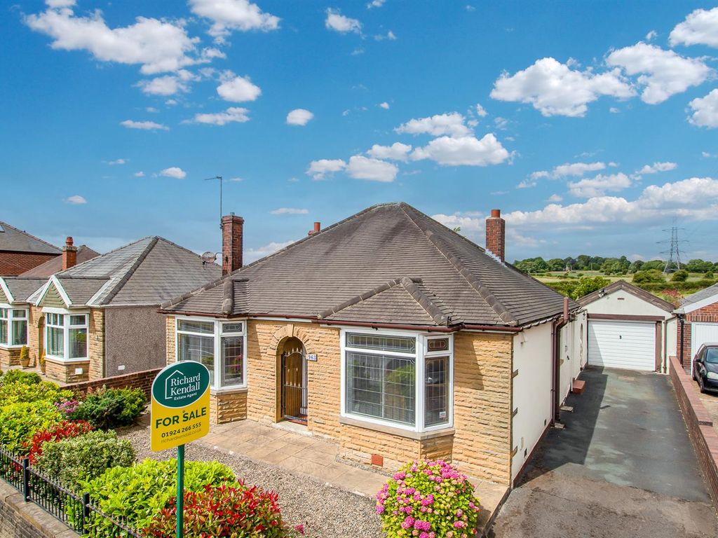 2 bed detached bungalow for sale in Leeds Road, Dewsbury WF12 Zoopla