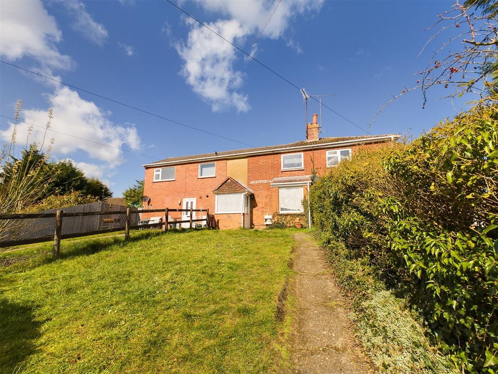 2 bed terraced house for sale in 30 Chapel Hill, Tilehurst, Reading