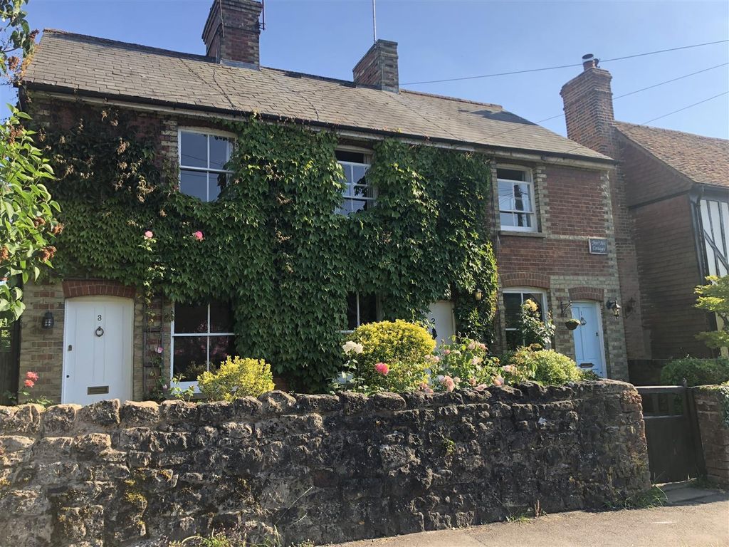 2 bed end terrace house for sale in High Street, Kemsing, Sevenoaks