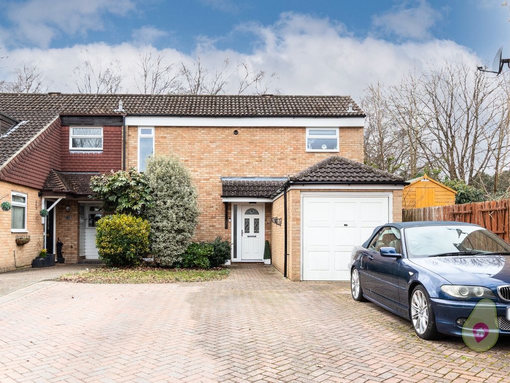 3 bed end terrace house for sale in Donnybrook, Bracknell, Berkshire