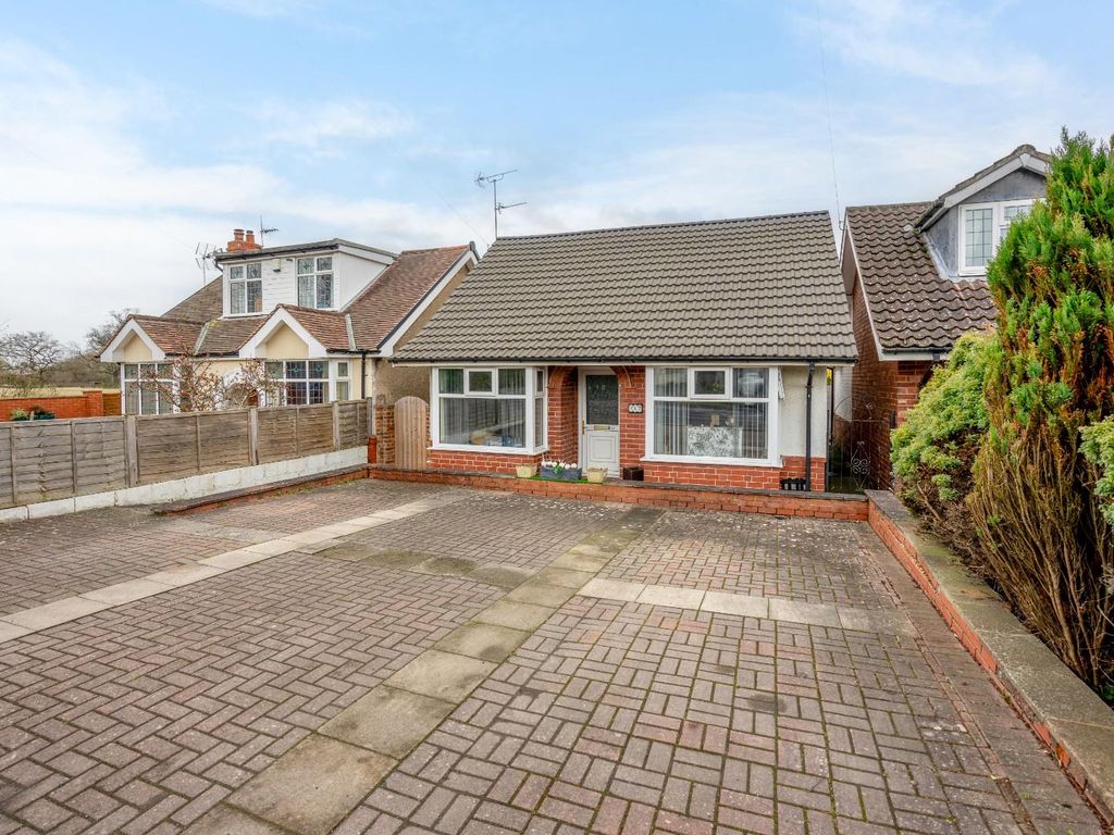 3 bed detached bungalow for sale in Malton Road, Huntington, York YO32, £300,000 Zoopla