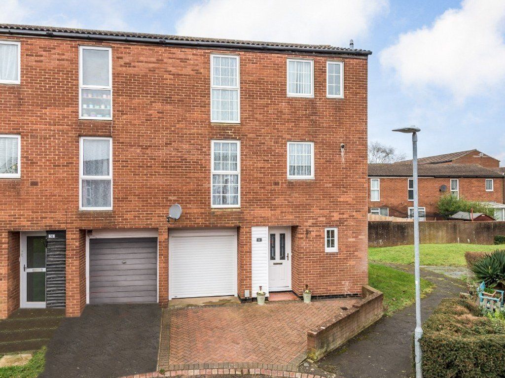 3 bed town house for sale in Hopton Road, Stevenage SG1 Zoopla