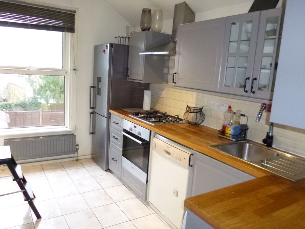 3 bed flat for sale in St. Albans Road, North Watford, Watford WD24, £