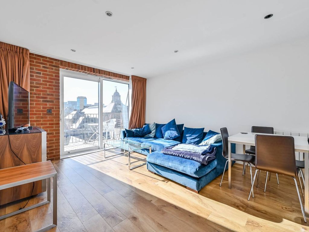 2 bed flat to rent in Warehouse Court, Woolwich Riverside, London SE18, £2,350 pcm Zoopla