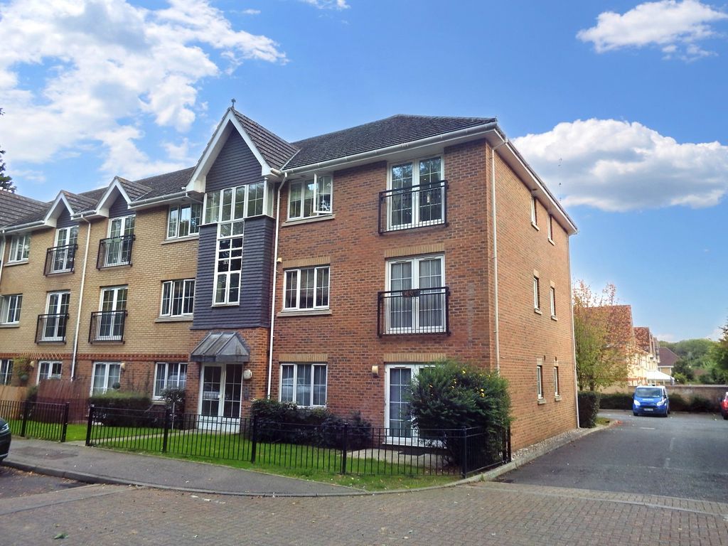 2 bed flat for sale in Priestley Road, Stevenage, Herts SG2 Zoopla