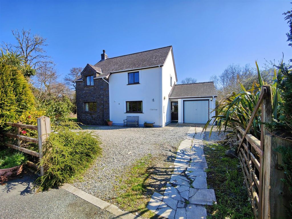 3 bed detached house for sale in Dinas Cross, Newport SA42 Zoopla