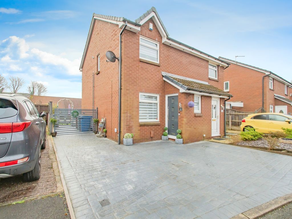 2 bed semidetached house for sale in Westmorland Close, Bury, Greater