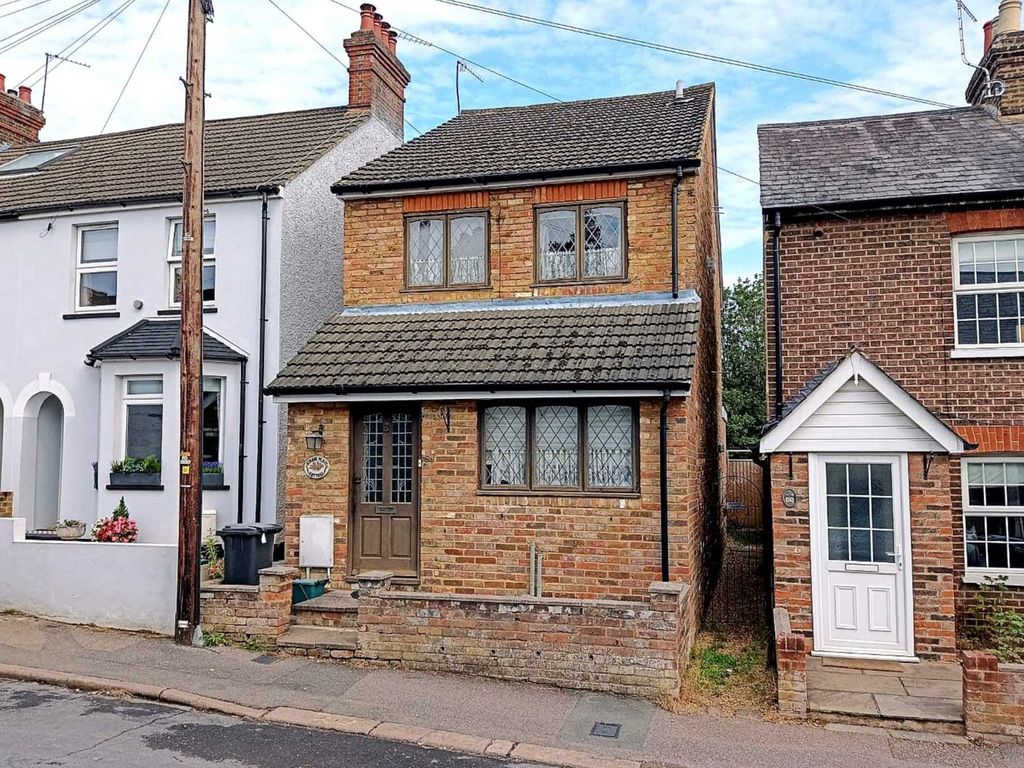 Puller Road, Boxmoor HP1  