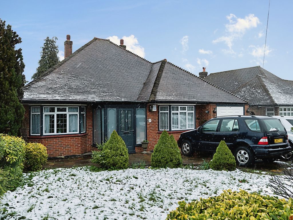 3 bed bungalow for sale in Chiltern Road, Sutton SM2 Zoopla