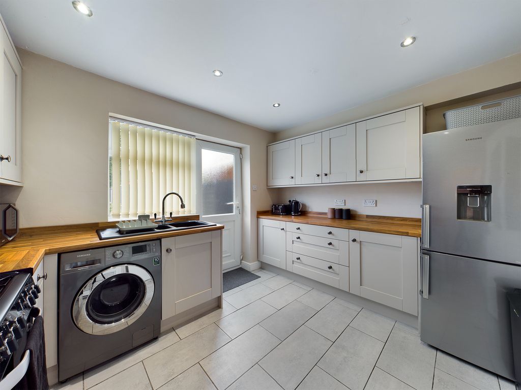 3 bed terraced house for sale in Hartland Road, West Bromwich B71 Zoopla
