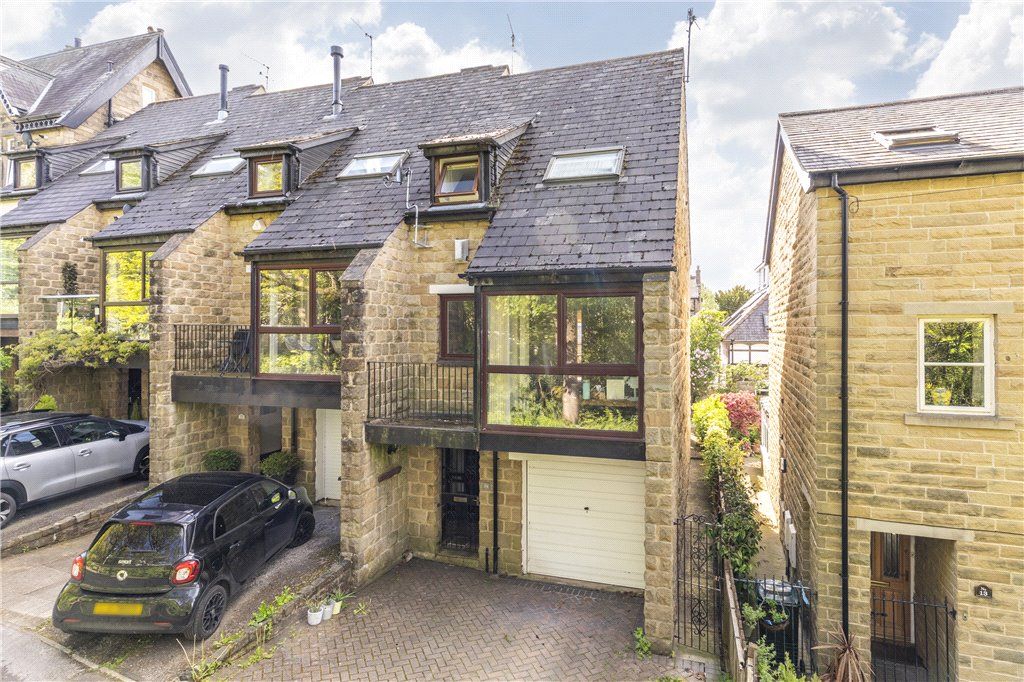 3 bed end terrace house for sale in Wells Walk, Ilkley, West Yorkshire