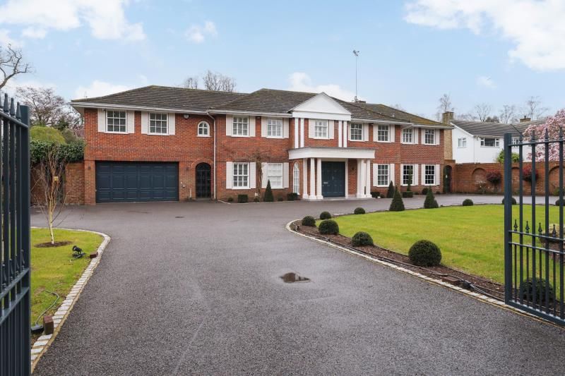 6 bed detached house to rent in Cranley Road, Burwood Park, Walton On