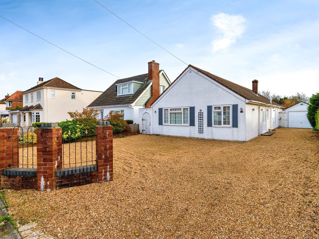 3 bed bungalow for sale in Admirals Road, Locks Heath, Southampton