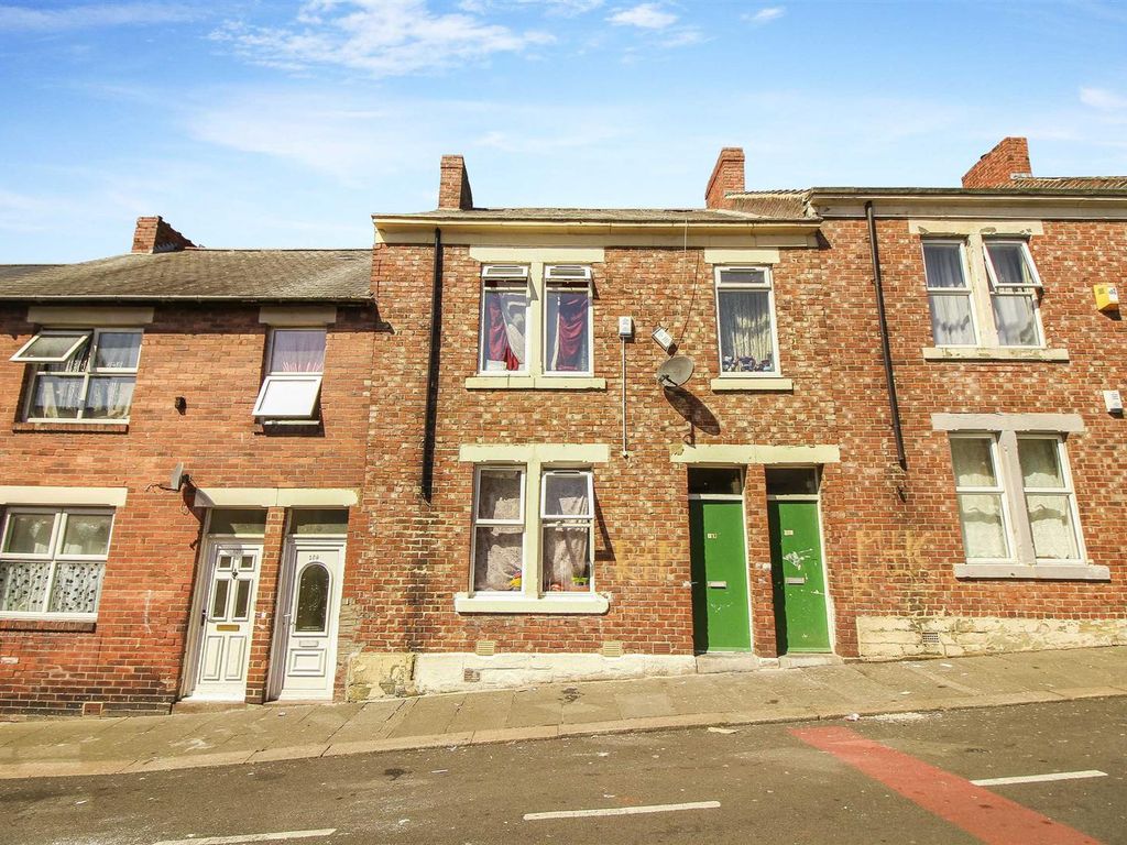 3 bed flat for sale in Canning Street, Benwell, Newcastle Upon Tyne NE4