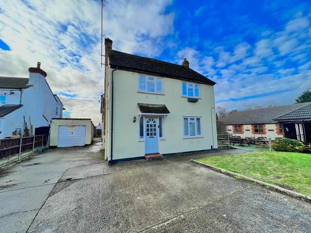 2 bed to rent in Mytchett Road, Mytchett, Camberley GU16