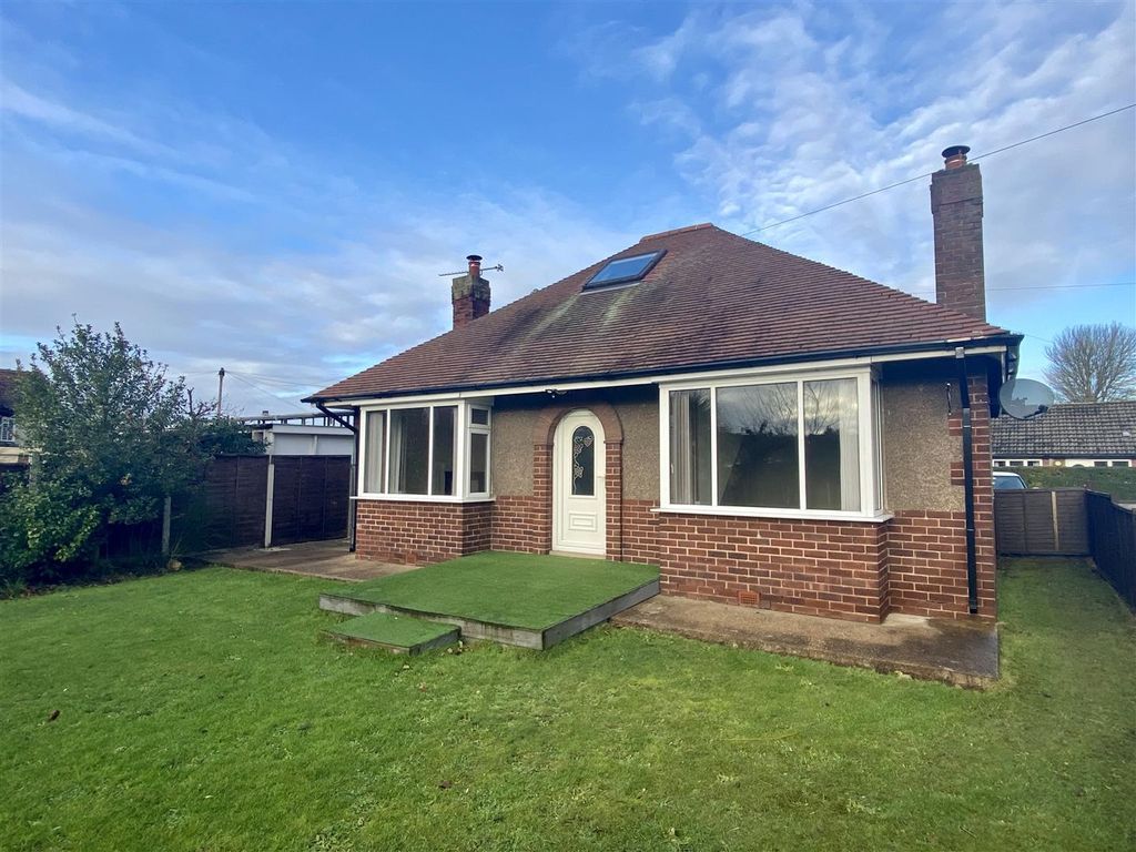 3 bed detached bungalow to rent in CotInLea, Carlton, Goole DN14, £850 pcm Zoopla
