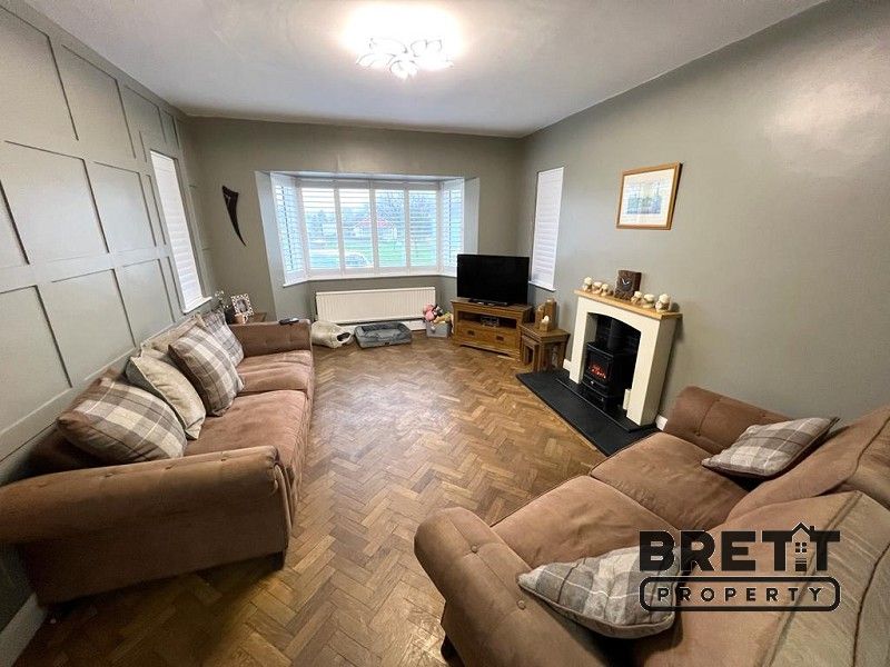 2 bed detached bungalow for sale in Steynton Road, Milford Haven