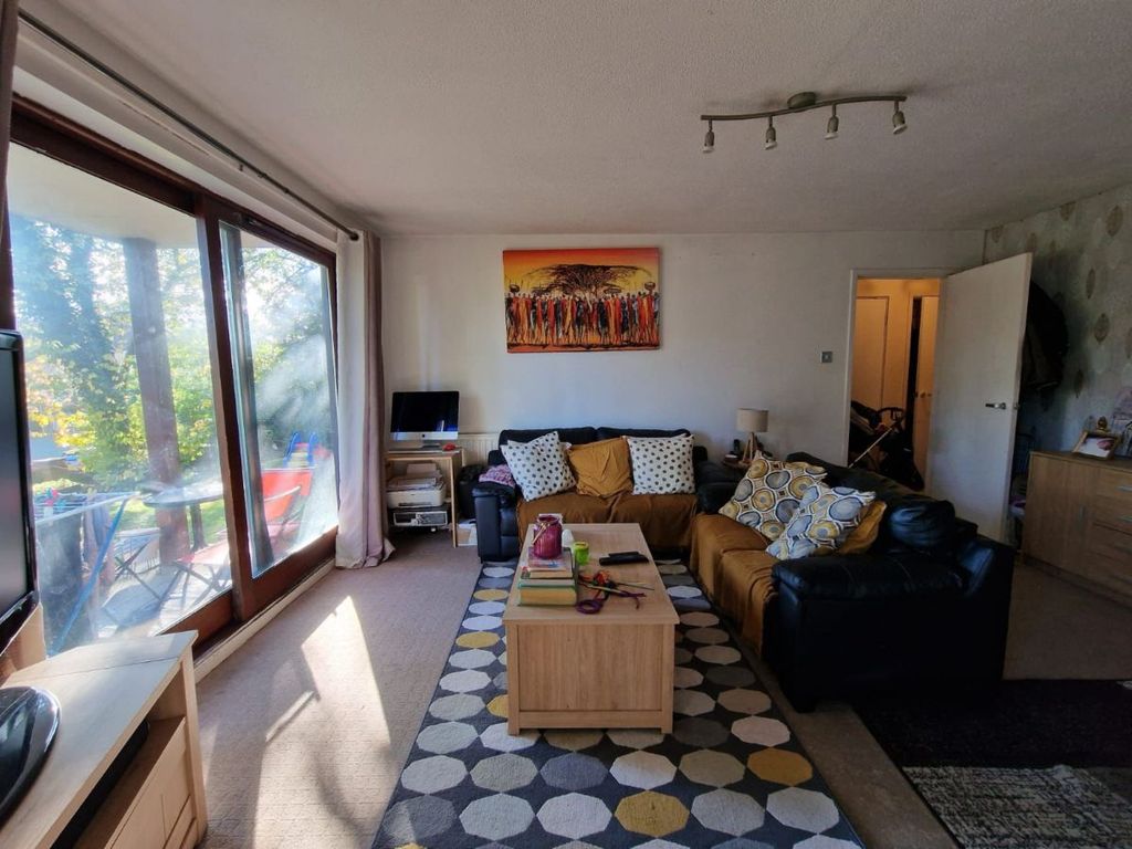 2 bed flat for sale in Berkeley Lodge, Enfield EN2 Zoopla