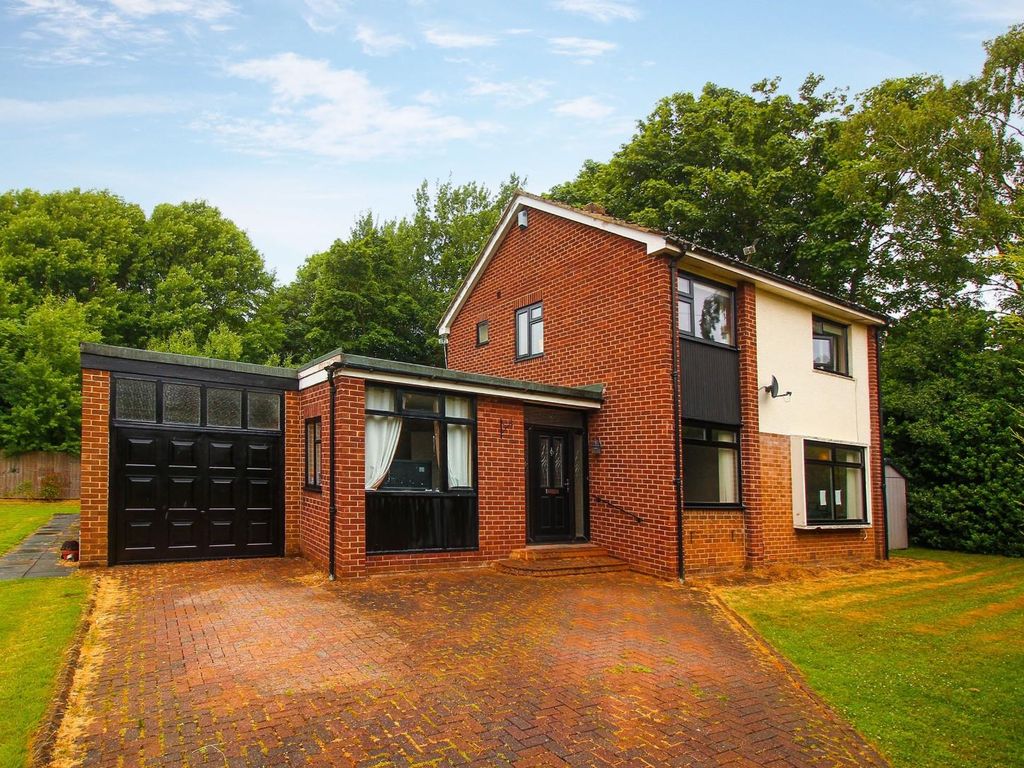 3 bed detached house for sale in The Oval, Woolsington, Newcastle Upon
