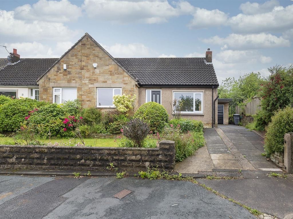 2 bed semidetached bungalow for sale in Belton Grove, Birchencliffe