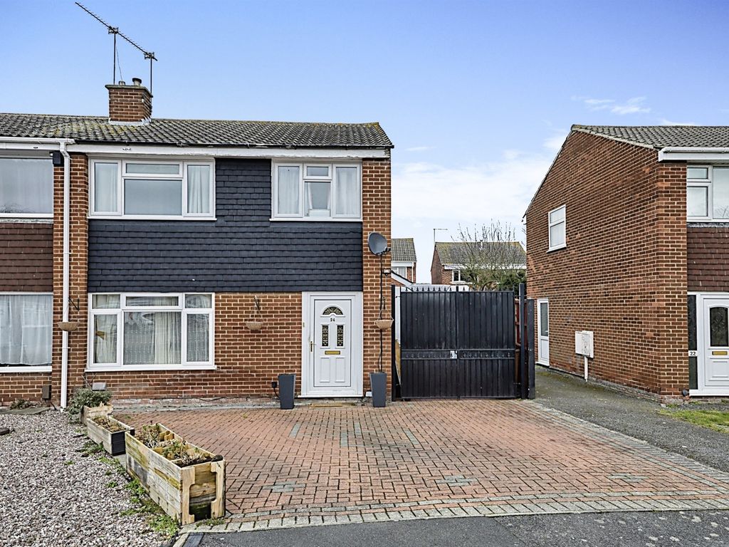 3 bed semidetached house for sale in Derwent Drive, Stenson Fields