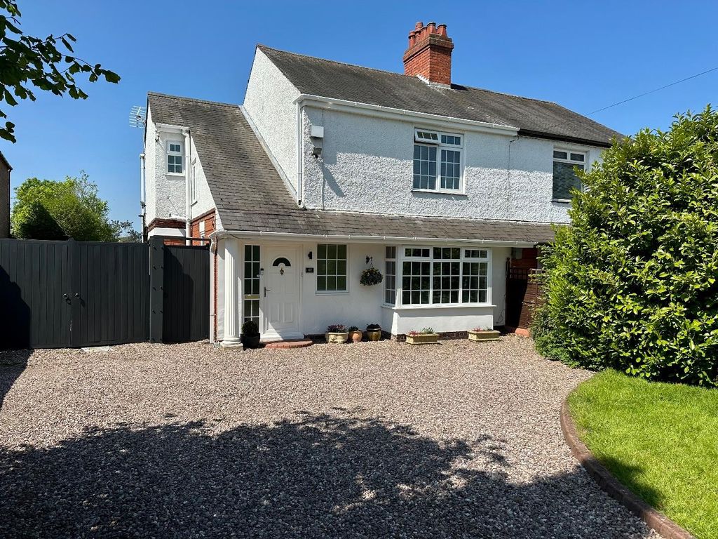 3 bed semidetached house for sale in Station Road, Whitacre Heath