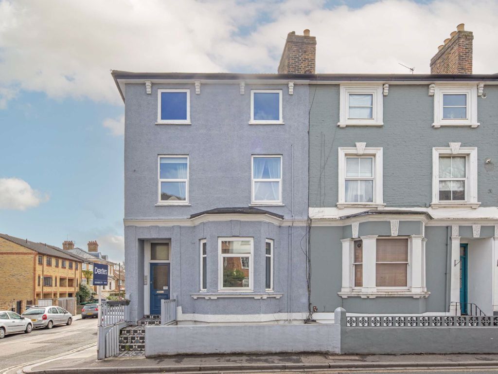 2 bed flat for sale in Hampton Road, Hampton Hill, Hampton TW12 Zoopla