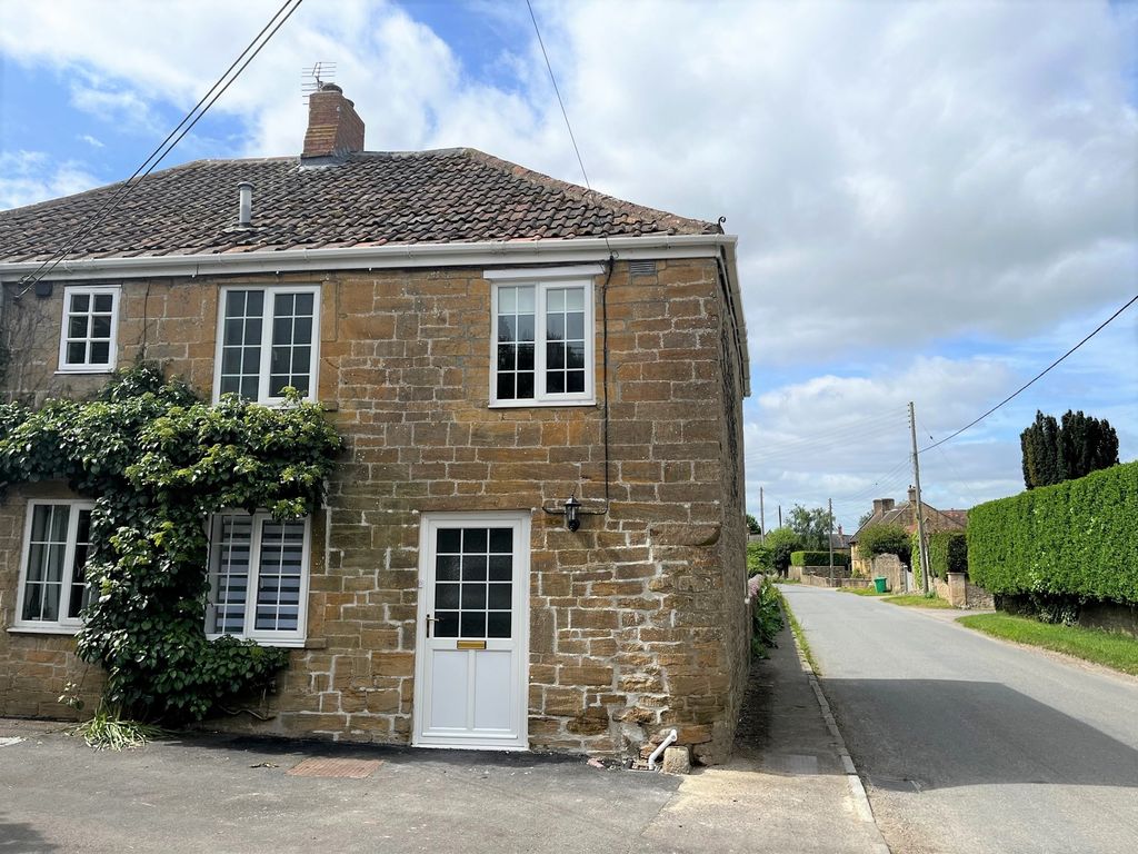 2 bed end terrace house to rent in Coat, Martock TA12, £775 pcm Zoopla