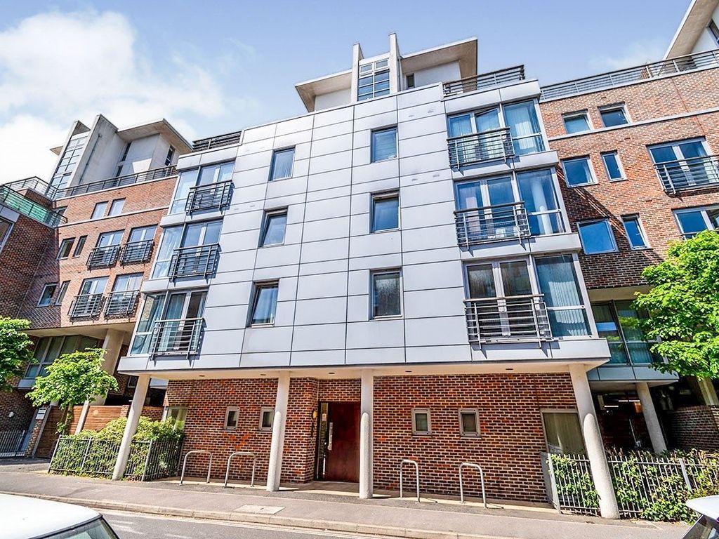 1 bed flat for sale in Hamburg House, Cross Street, Portsmouth