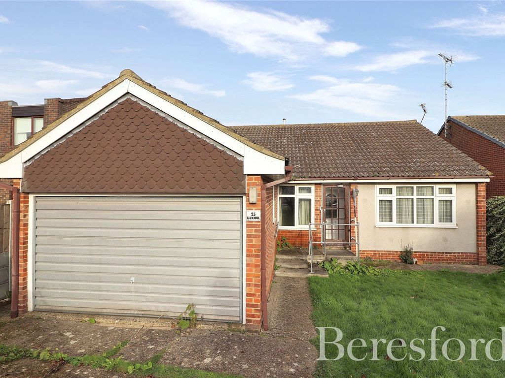 3 bed bungalow for sale in Wood Dale, Great Baddow CM2 Zoopla