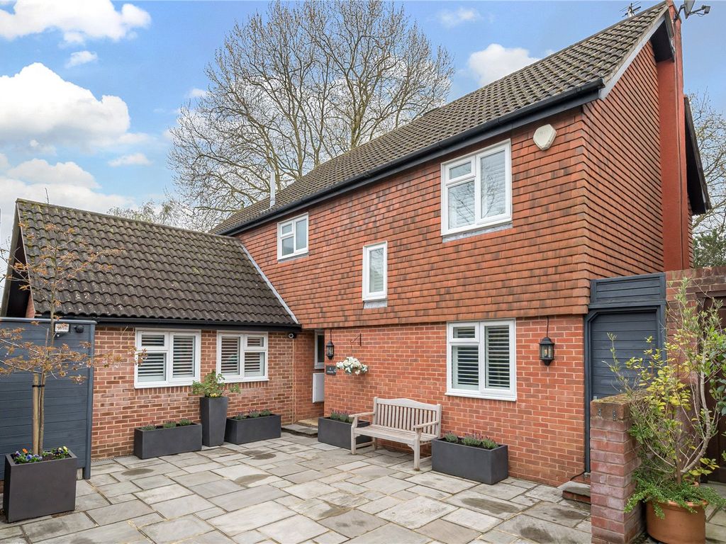 4 bed detached house for sale in Albany Crescent, Claygate, Esher KT10