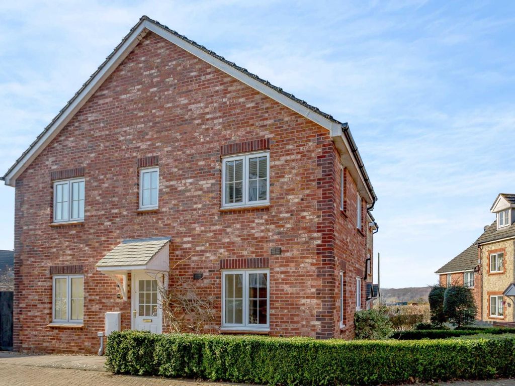 3 bed end terrace house for sale in Woolpitch Wood, Chepstow