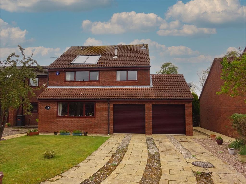 6 bed detached house for sale in Coggan Way, York YO23