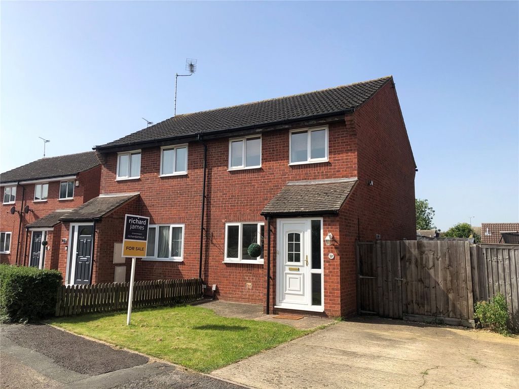 3 bed semidetached house for sale in Ramleaze Drive, Ramleaze, Swindon