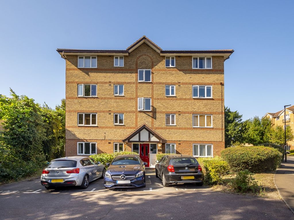 2 bed flat to rent in Varsity Drive, Twickenham TW1, £1,450 pcm Zoopla