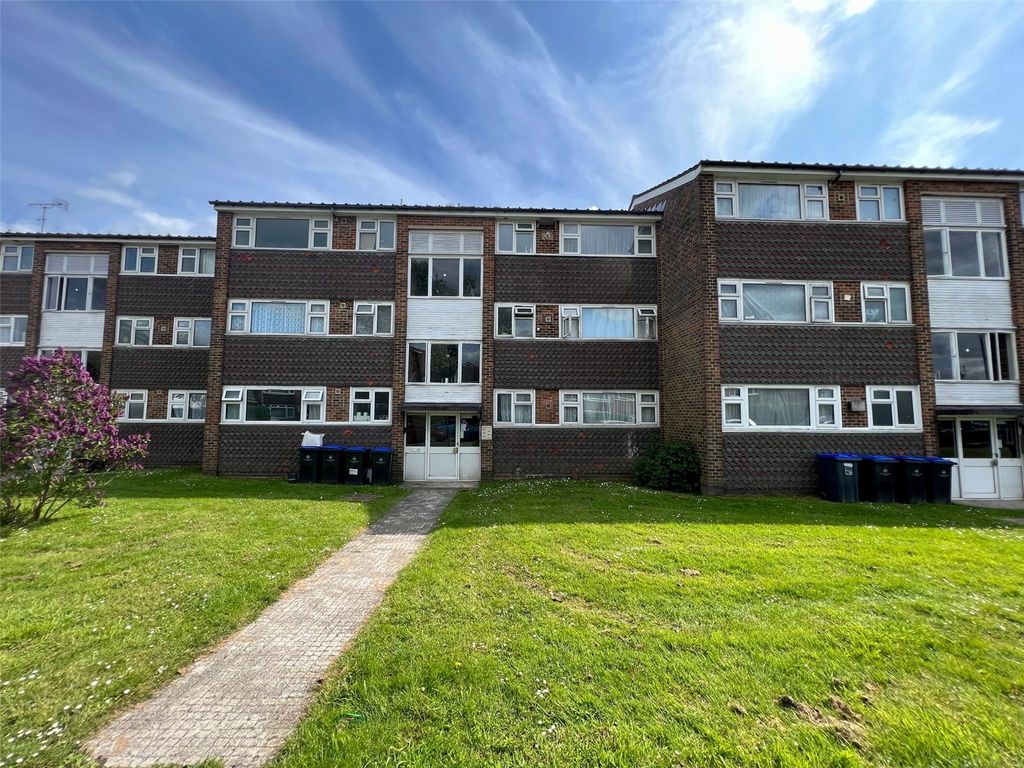 1 bed flat to rent in King Edward Avenue, Worthing, West Sussex BN14