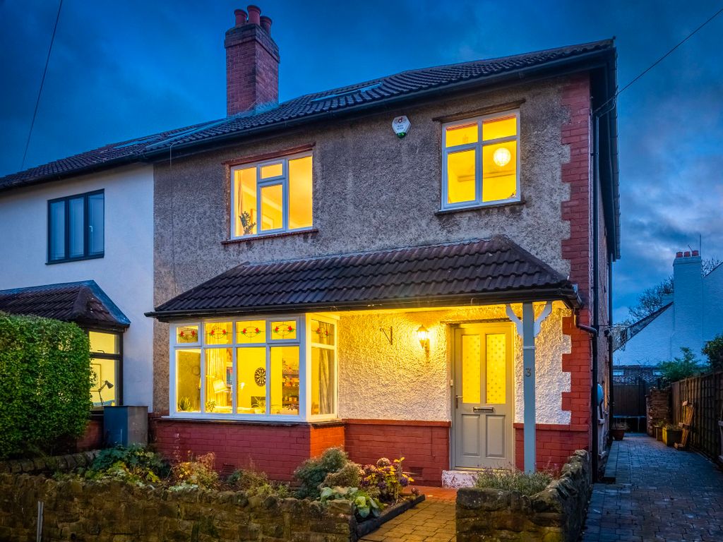 5 bed semidetached house for sale in Norfolk Place, Chapel Allerton