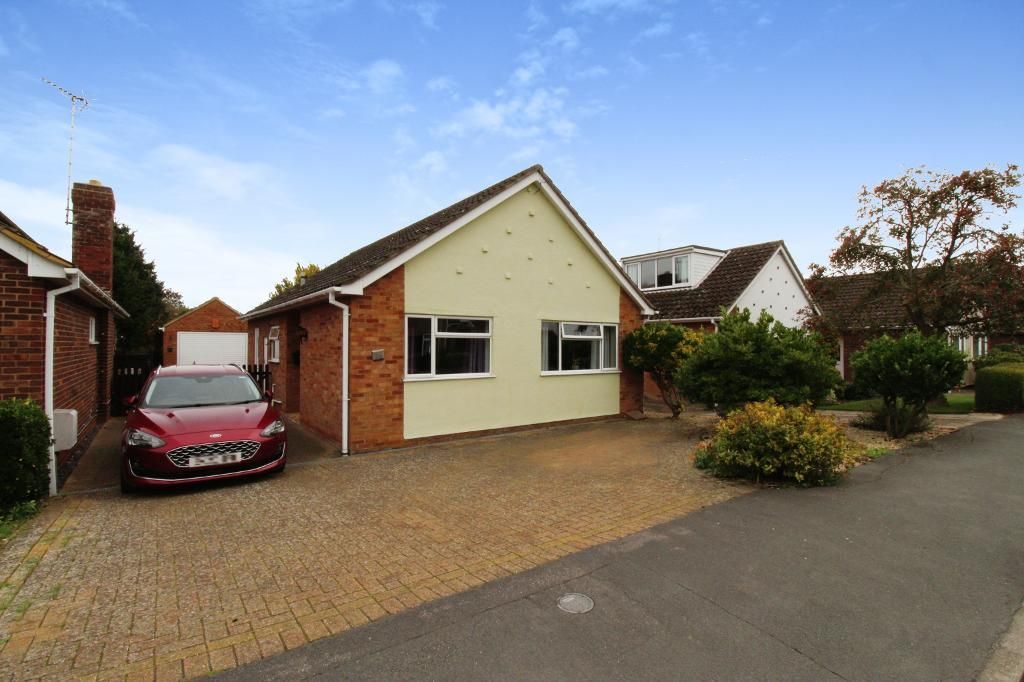 2 bed detached bungalow for sale in Castle Drive, Northborough