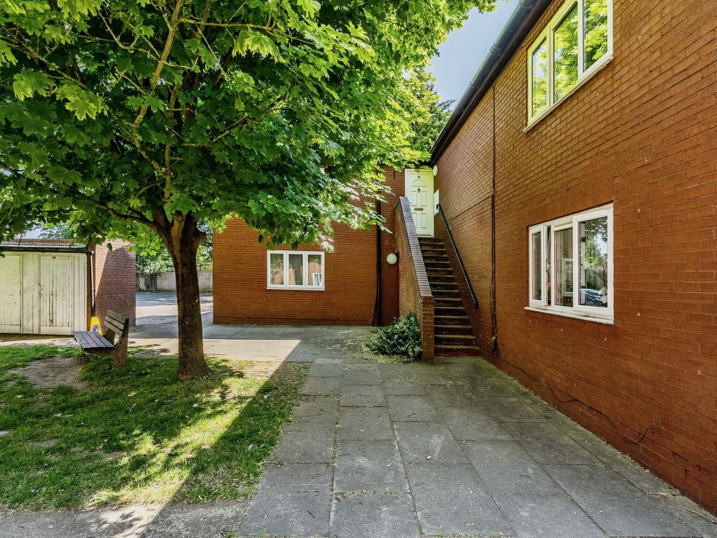 1 bed flat to rent in Vesta Avenue, St.Albans AL1, £1,095 pcm Zoopla