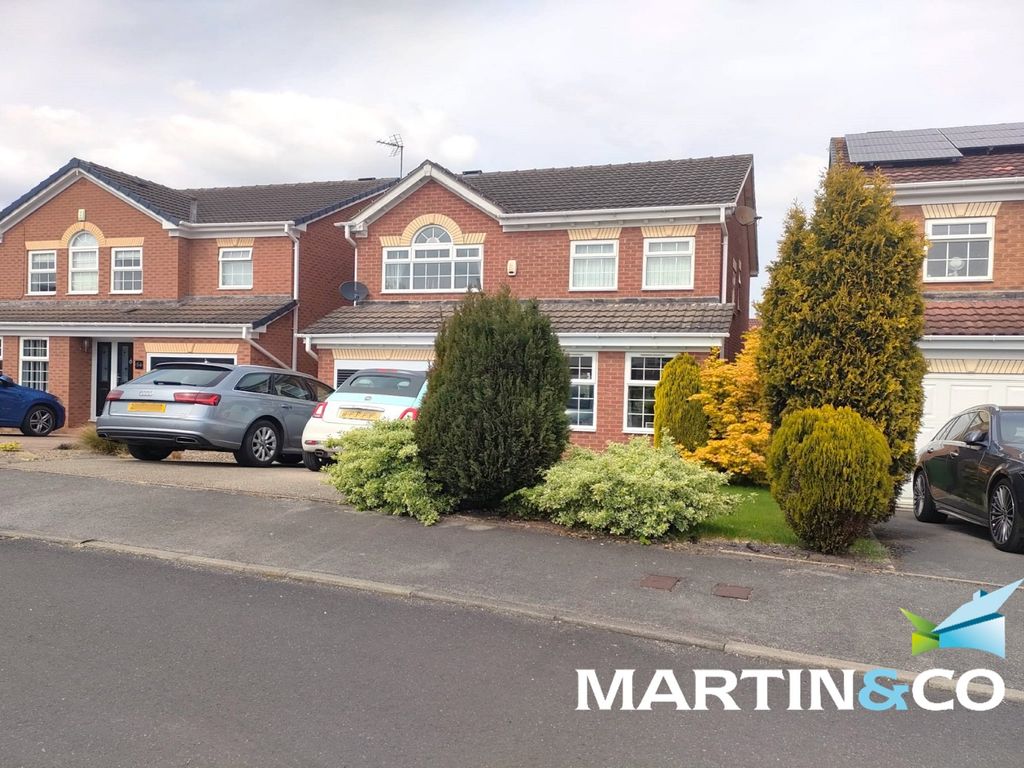4 bed detached house for sale in The Mount, Wrenthorpe, Wakefield WF2
