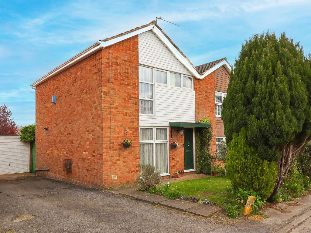 3 bed semidetached house for sale in Bideford Green, Leighton Buzzard