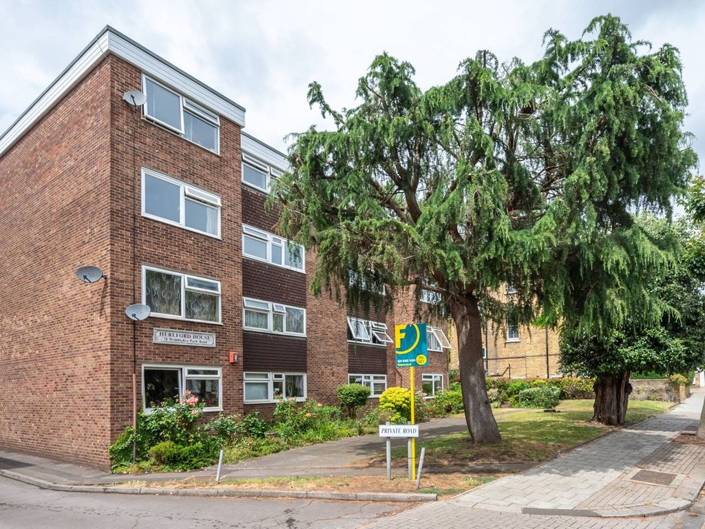 2 bed flat to rent in Wimbledon Park Road, Southfields, London SW18