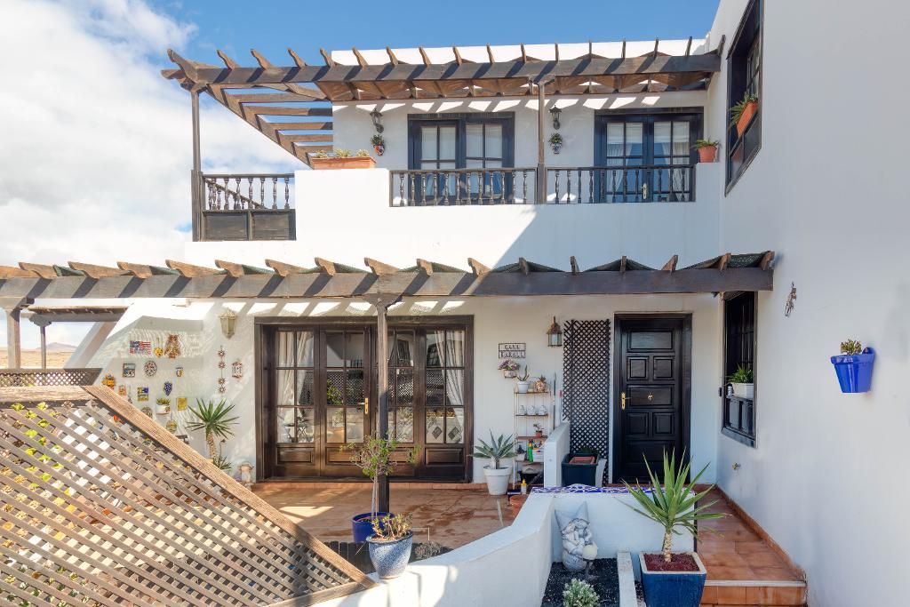 3 bed bungalow for sale in Calle Panama, Costa Teguise, Lanzarote, 35508, Spain Zoopla