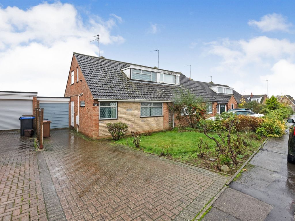 3 bed semidetached house for sale in Pheasant Way, Kingsthorpe