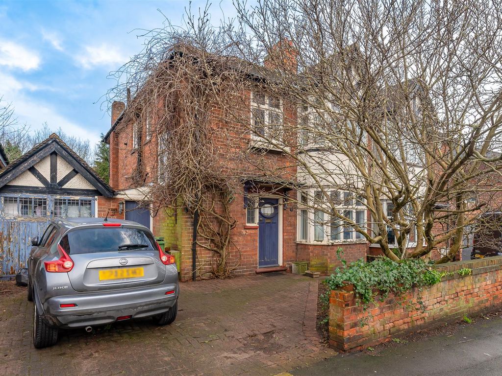 3 bed semidetached house for sale in Manor Drive South, York YO26, £