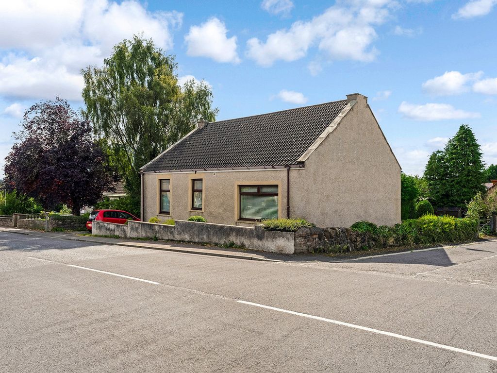 4 bed bungalow for sale in Woodend Road, Cardenden KY5, £264,000 Zoopla