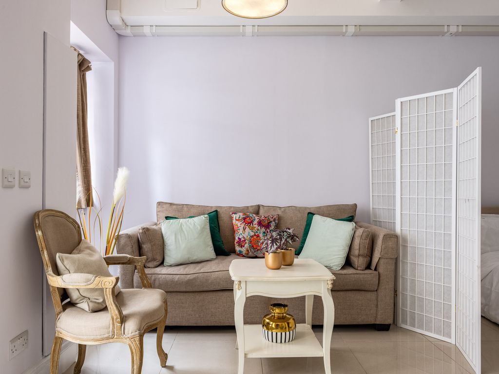 Studio to rent in Phillimore Gardens, Kensington, London W8 Zoopla