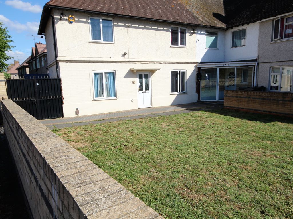 3 bed end terrace house to rent in St Chads Road, Tilbury RM18 Zoopla