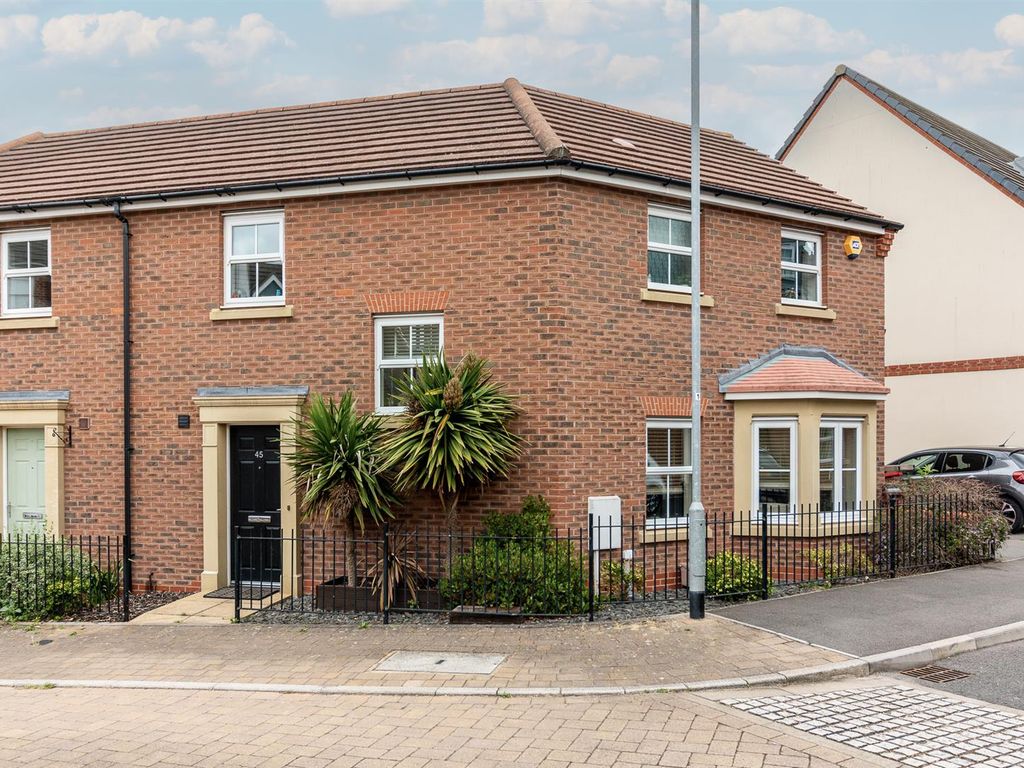 3 bed semidetached house for sale in Cherwell Gardens, Bingham